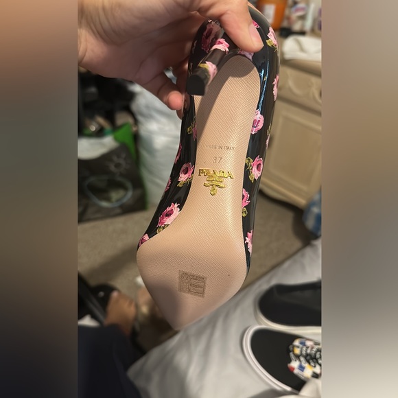 New shoes Prada , size 7 never used . - Picture 2 of 2
